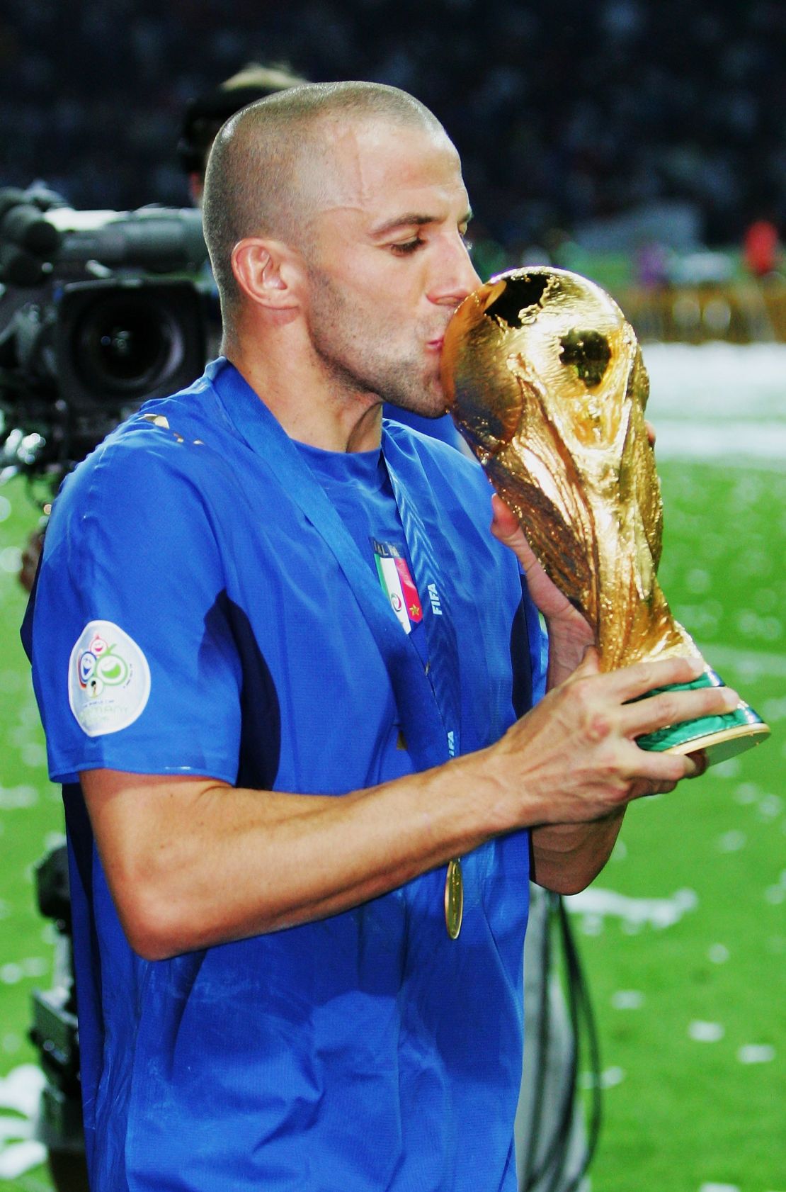 Del Piero kisses the World Cup trophy following his team's victory in a penalty shootout in 2006.