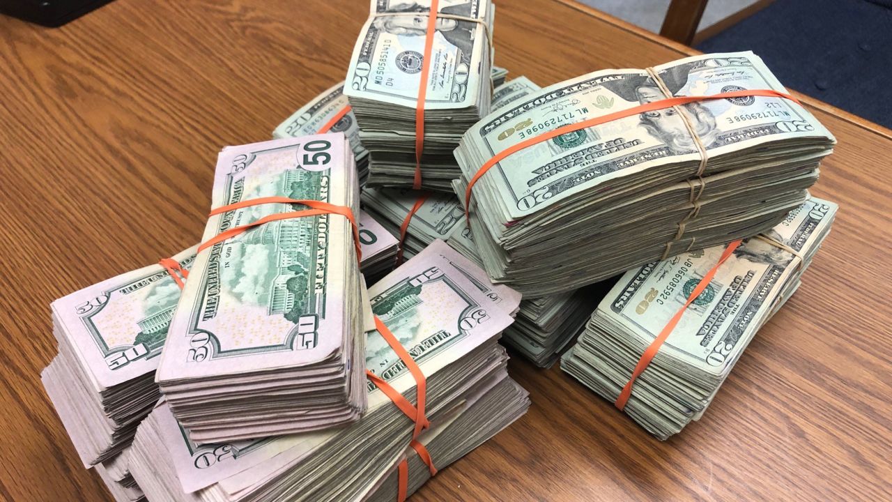 Nuñez described finding a "foot-long stack" of cash next to the ATM.