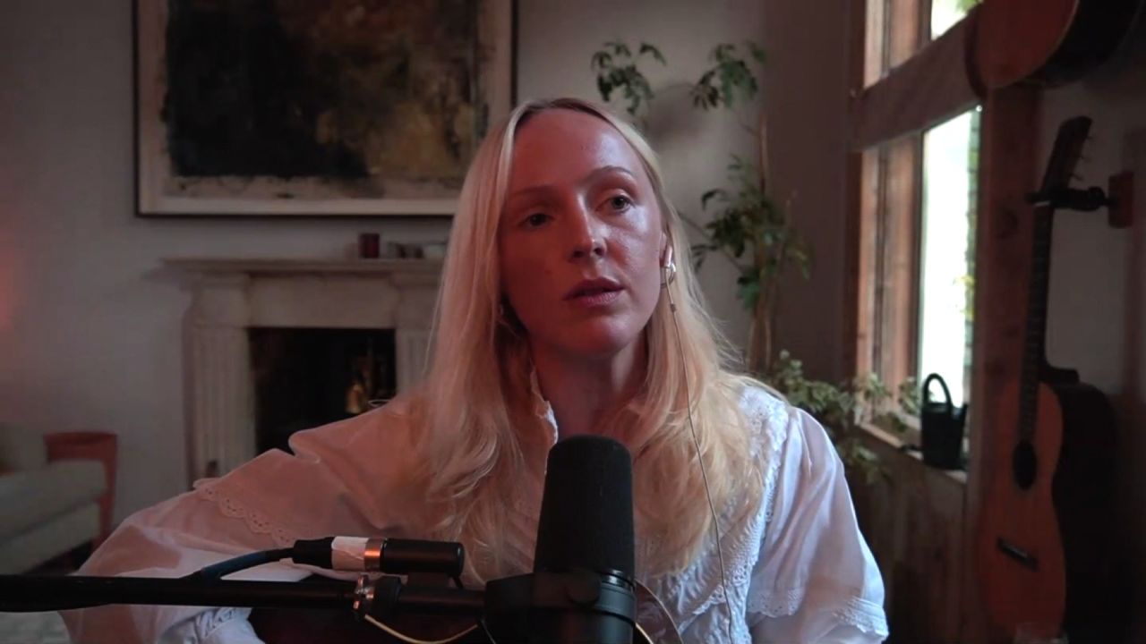 Amanpour Laura Marling 2