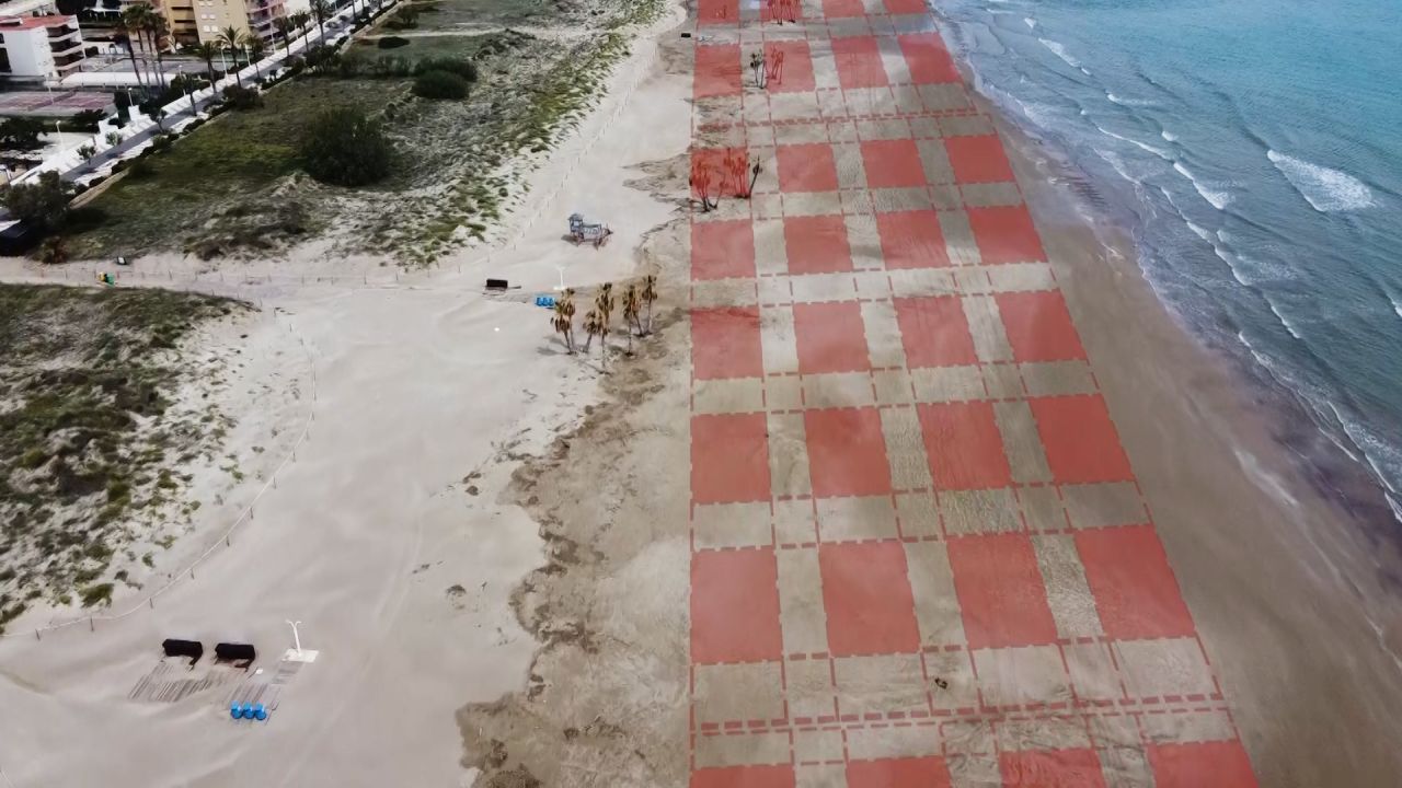 This rendering shows how authorities will spread out nets in Canet d'en Berenguer.