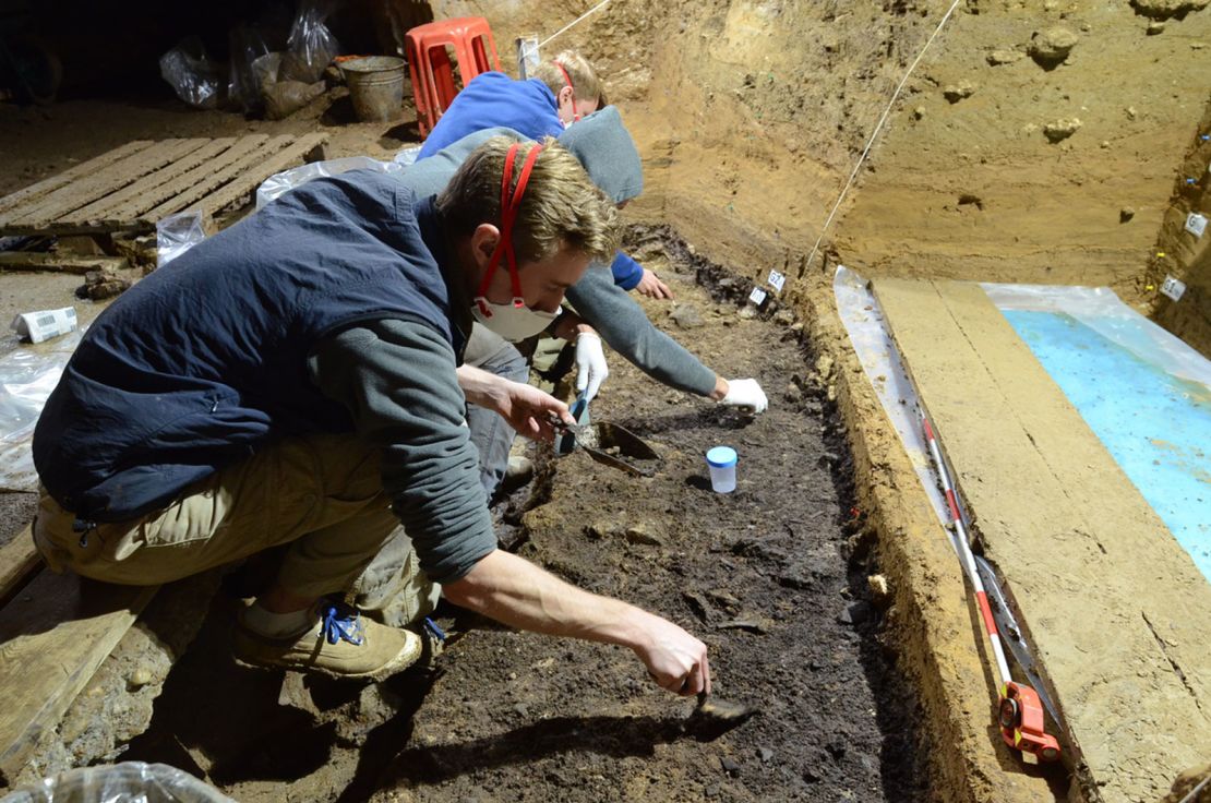 Excavations investigating the Initial Upper Paleolithic Layer I at Bacho Kiro cave took place in 2015 in Bulgaria. Bones from Homo sapiens were recovered from this layer along with stone tools, animal bones, bone tools and pendants.