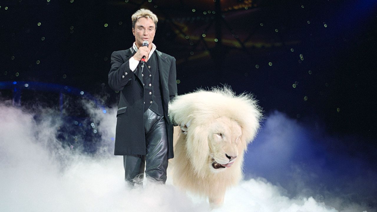 <a href="https://www.cnn.com/2020/05/08/us/roy-horn-of-siegfried-and-roy-dies/index.html" target="_blank">Roy Horn</a>, who dazzled audiences for decades as half of the animal and magic act Siegfried and Roy, died of complications from the coronavirus on May 8. He was 75.