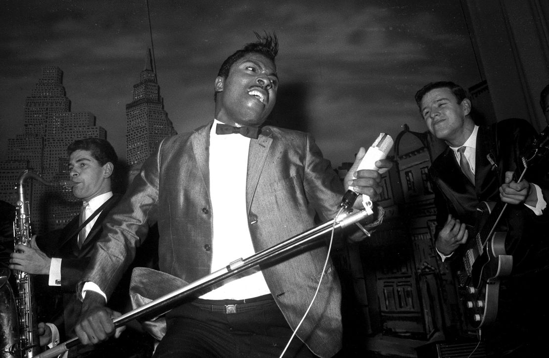Little Richard at his concert performance in the Hamburg Star Club, singing in the 1960s