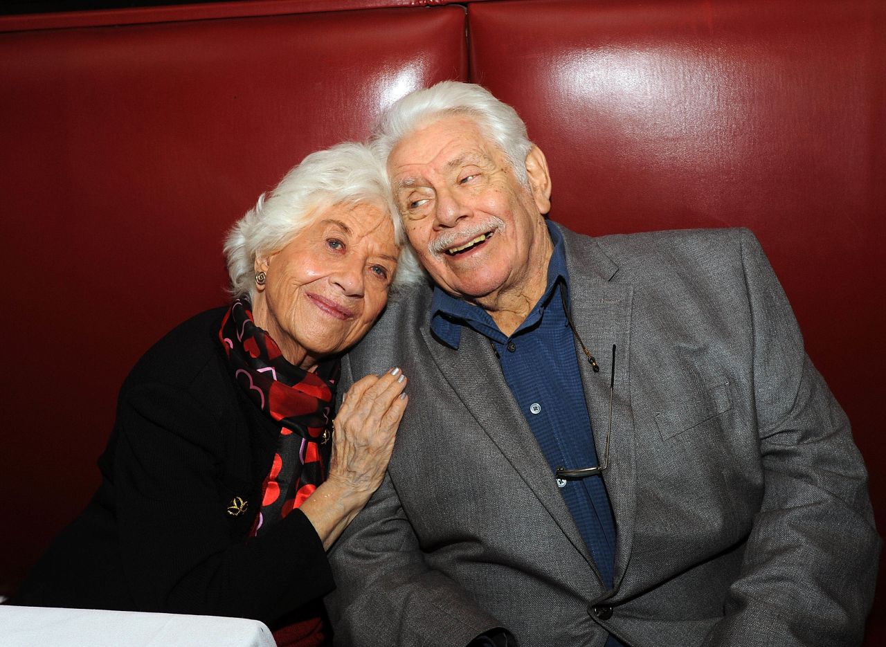 Stiller sits with actress Charlotte Rae at her book signing in New York in 2015.