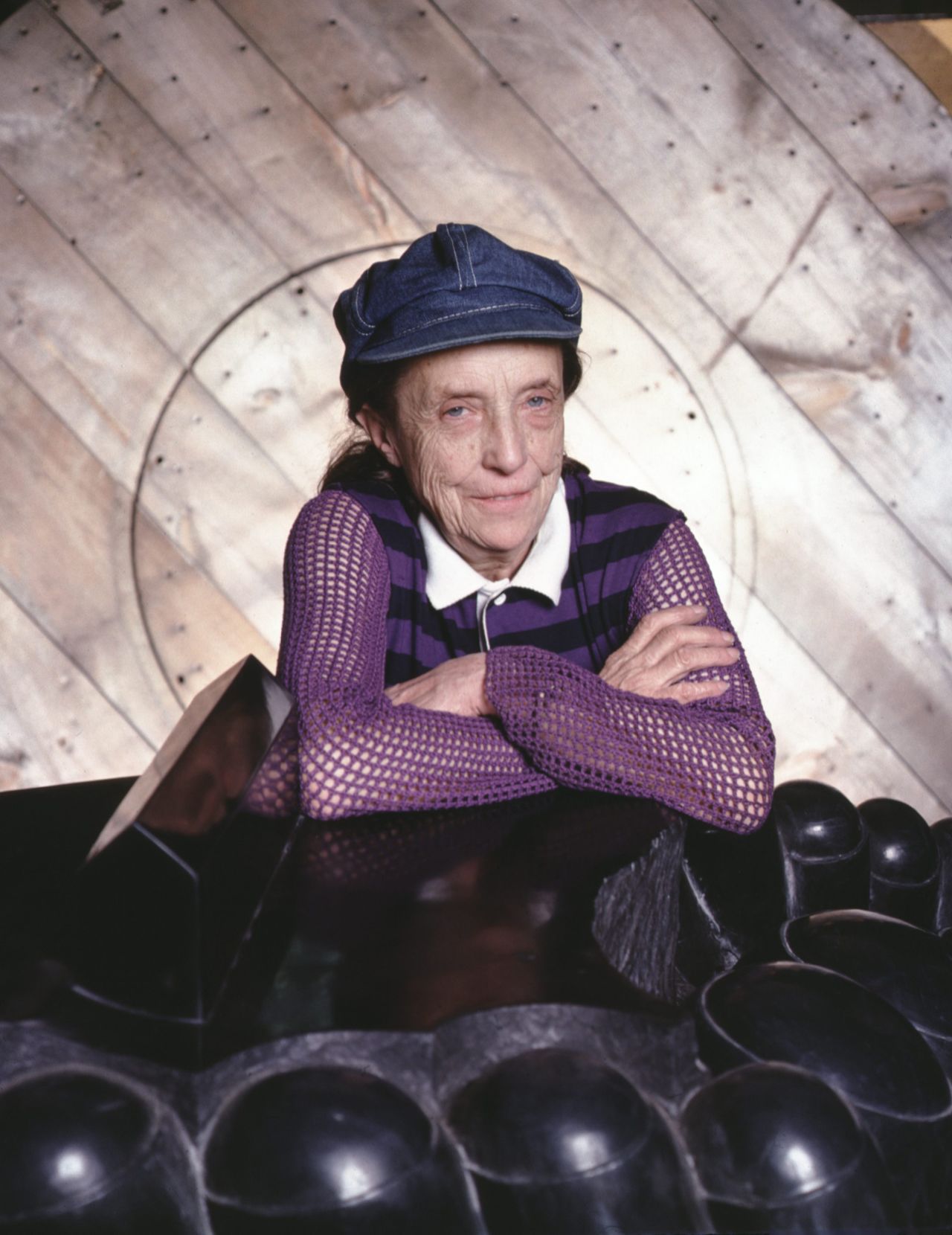 Bourgeois received wider acclaim later in life. She never belonged to any single movement, but exhibited her work throughout her lifetime.