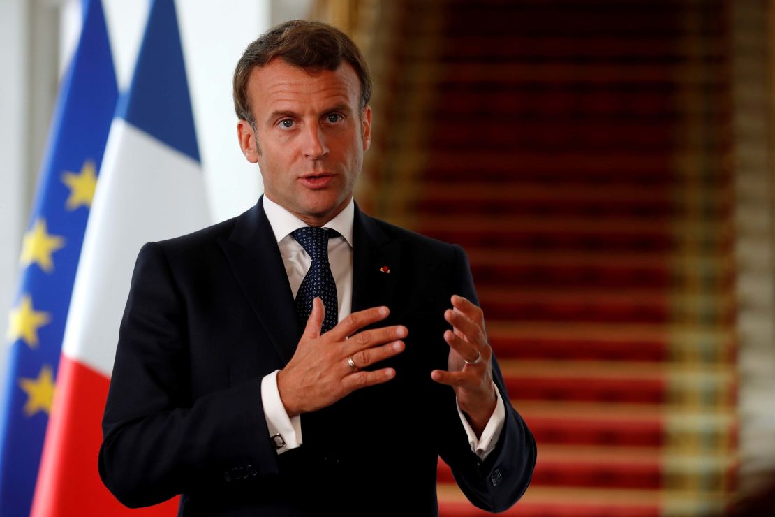 Macron 0504