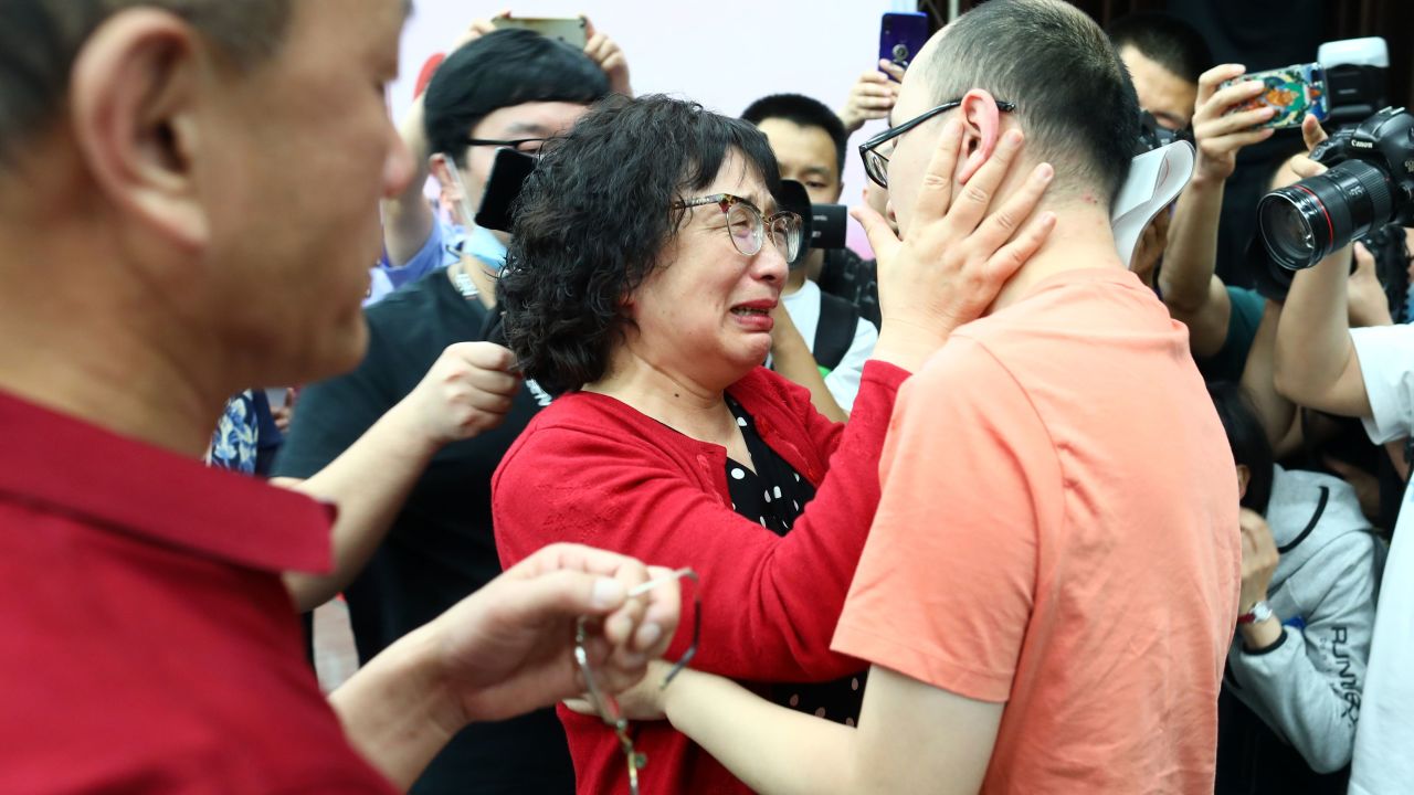 Mao Yin reunited with his birth parents Monday in the Chinese city of Xi'an after being kidnapped as a toddler 32 years ago. 