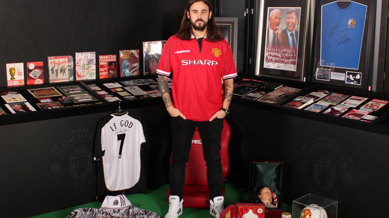 Meet the Manchester United fanatic opening a 33,000-piece museum