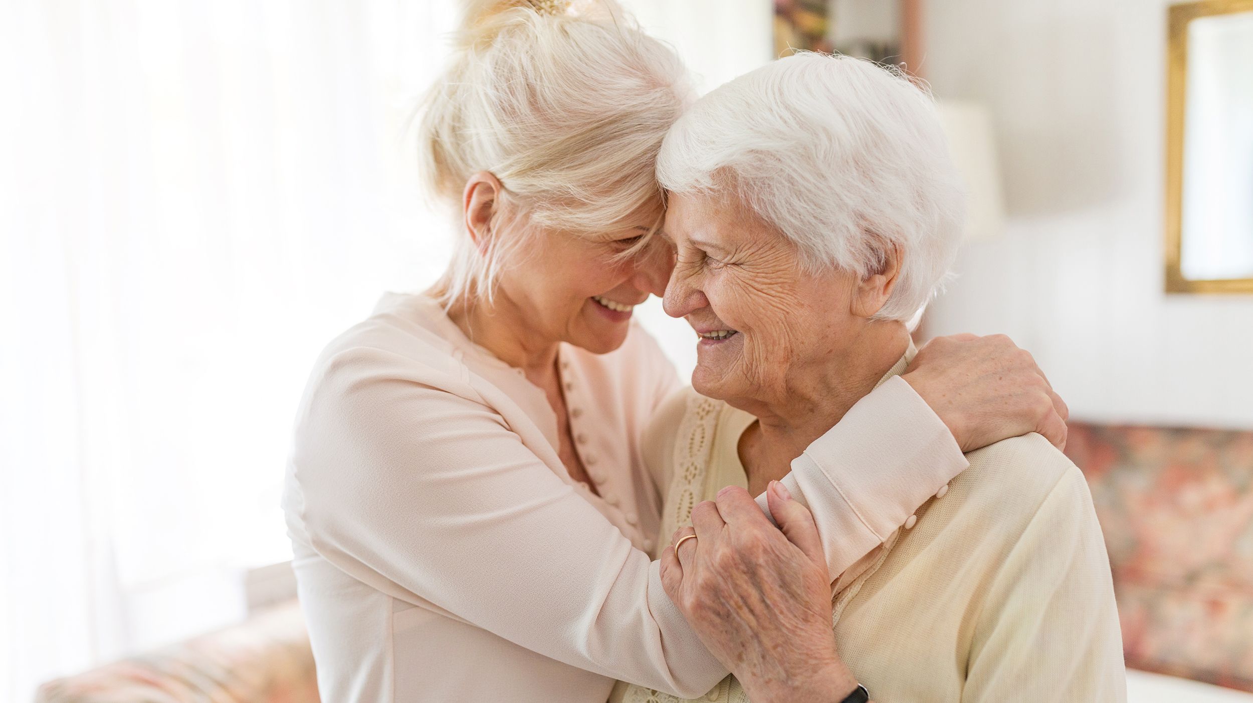 Five Gifts for Elderly Parents Staying in a Skilled Care Facility