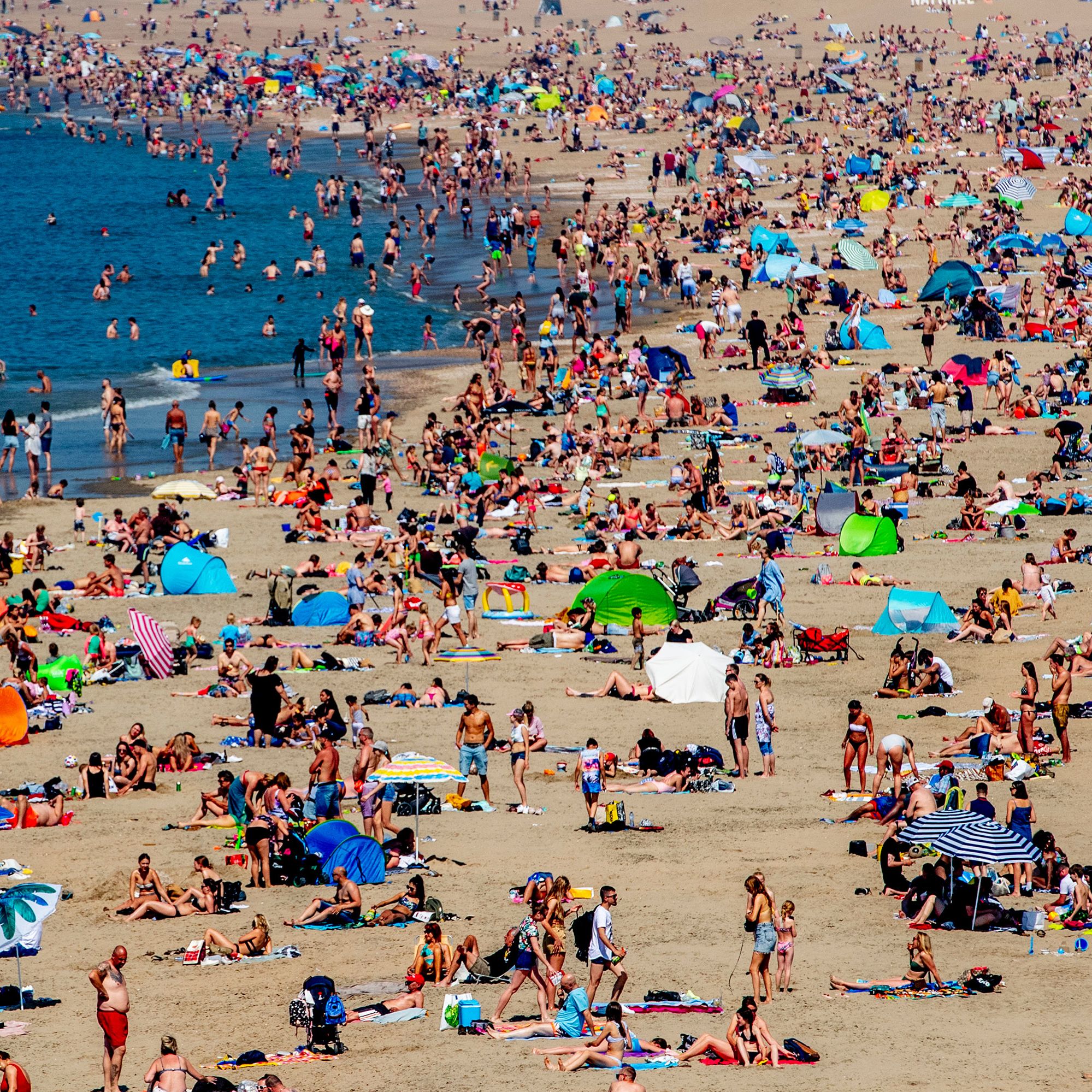 Beach chaos threatens Europe as temperatures rise | CNN