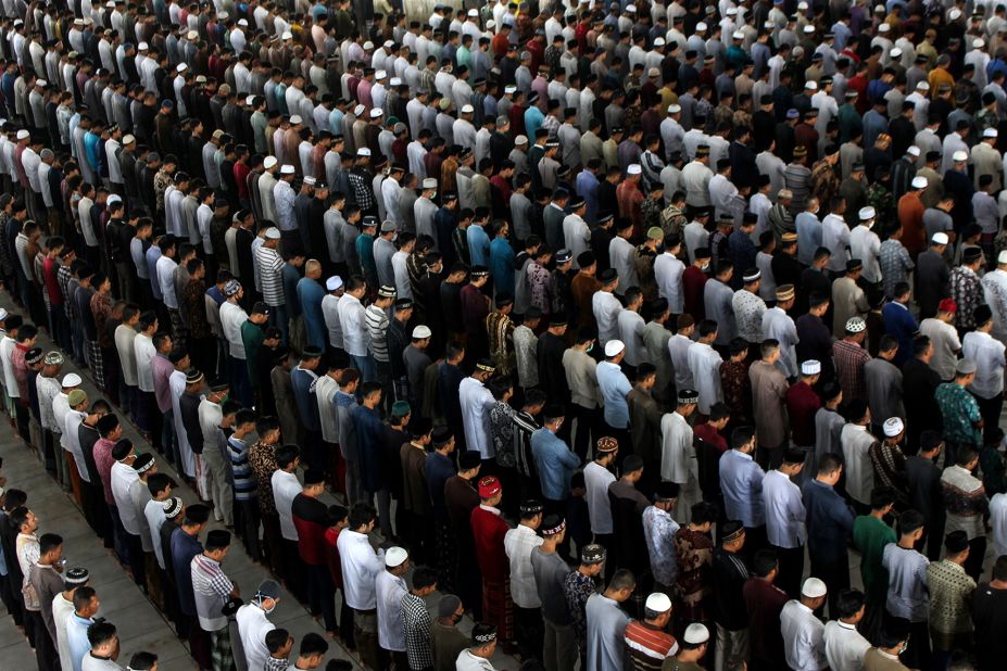 People offer prayers at the Islamic Center Lhokseumawe mosque in Aceh, Indonesia, on May 22. 