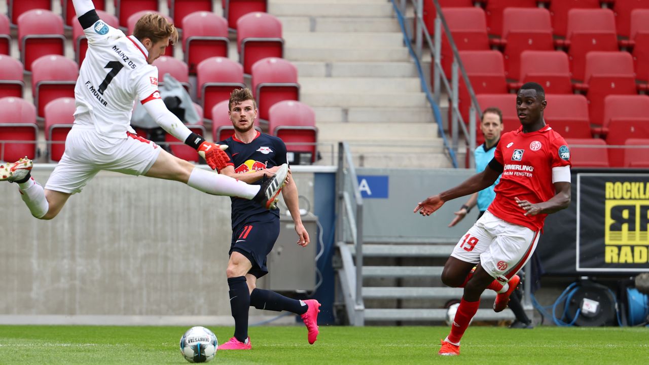 Timo Werner (middle) scored three goals for Leipzig Sunday against Mainz.