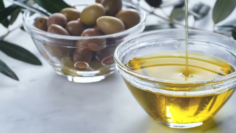 Olive oil was associated with a lower risk of death, study finds.