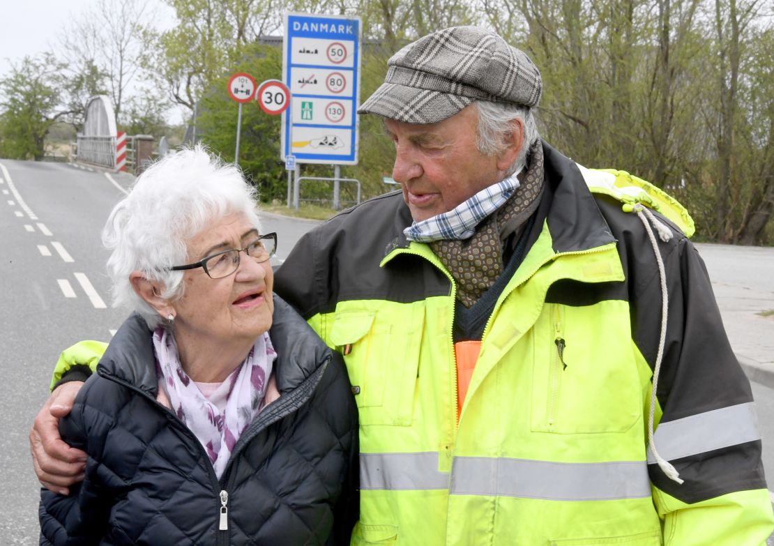 A couple reunites on the German-Danish border. 