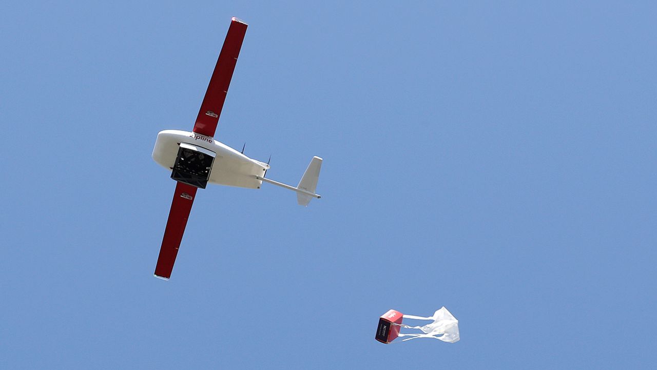 May 22, 2020:  FlyZipLine delivery at Novant Health Medical Center in Huntersville, NC.  (HHP/Harold Hinson)