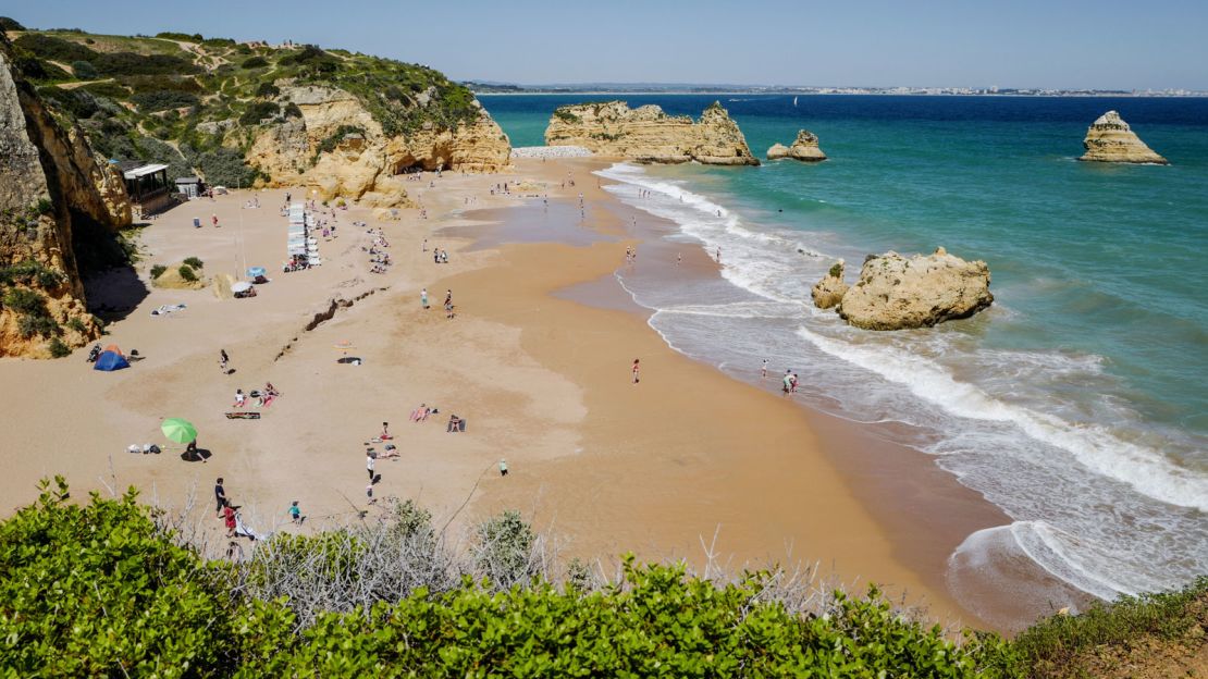 Foreign Minister Augusto Santos Silva recently declared that Portugal is open and "tourists are welcome." 