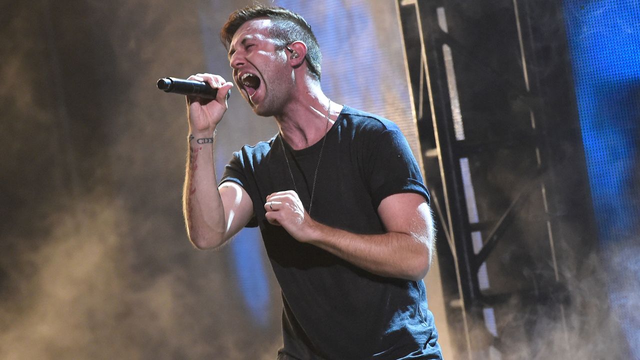 Jonathan Steingard, singer for Christian rock band Hawk Nelson, says he no longer believes in God.