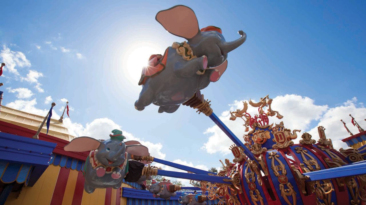 It will take some patience and persistance before you find youself on rides such as Dumbo, the Flying Elephant at Magic Kingdom.