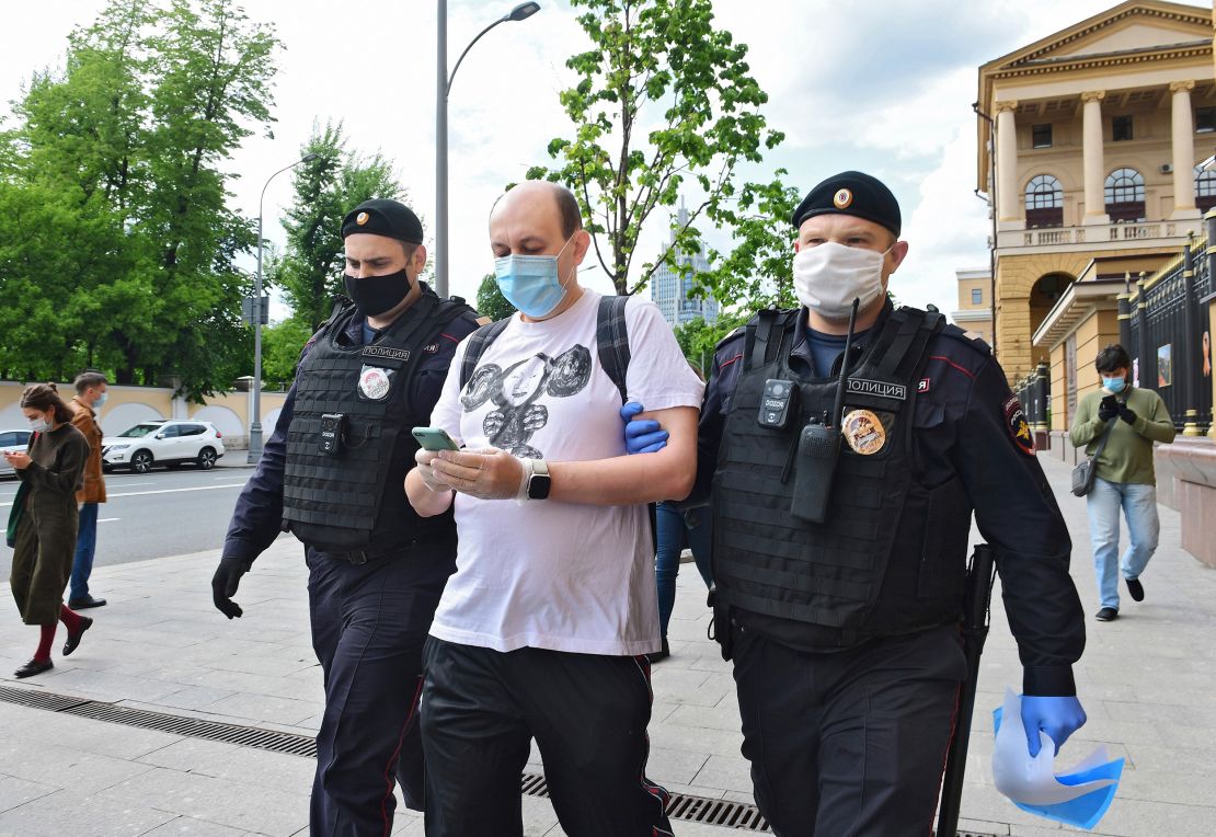 Sergey Smirnov, the chief editor of MediaZona, an online outlet that covers criminal justice and police activity in Russia, was also detained.