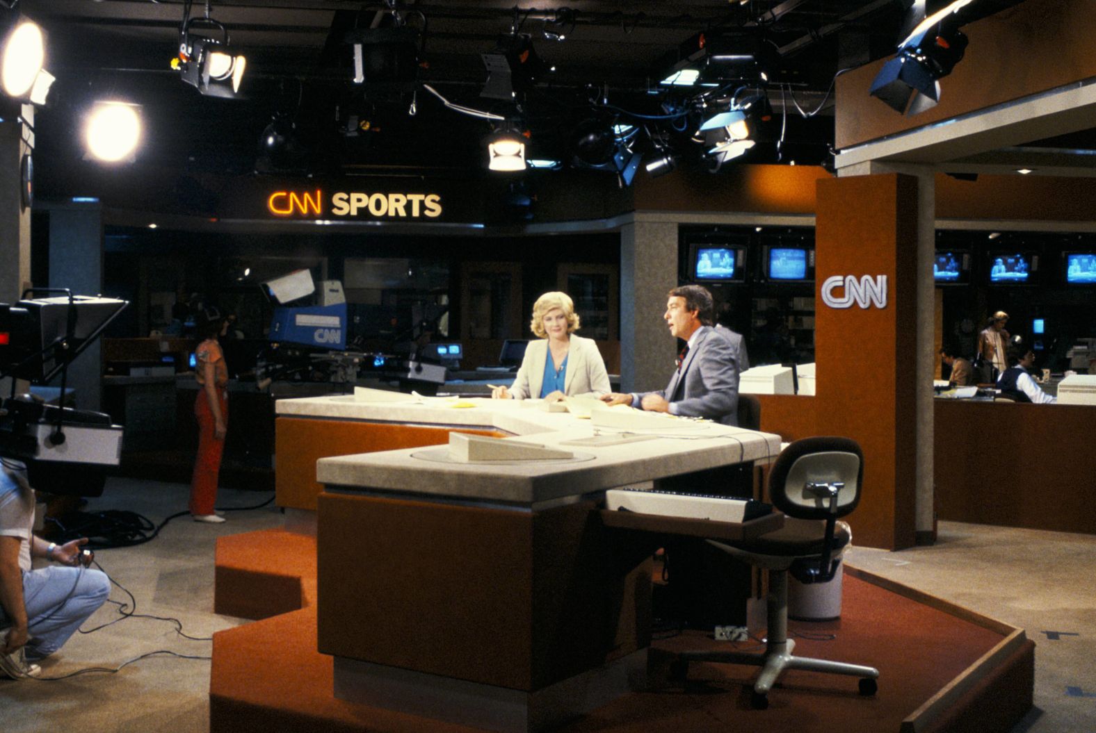 The husband and wife team of Dave Walker and Lois Hart co-anchor CNN's first broadcast on June 1, 1980. The network has been on the air ever since.