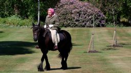 01 queen elizabeth horse ride 0530
