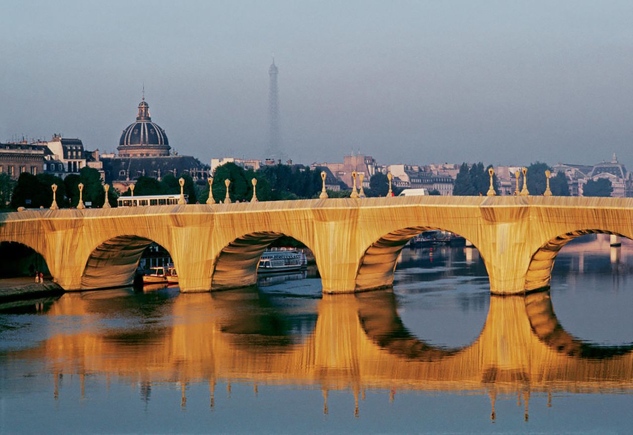 "The Pont Neuf Wrapped" in Paris (1975-1985).