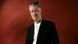 El guionista y director David Lynch posa en el estudio de retratos en el AFI FEST 2006 el 3 de noviembre de 2006 en Hollywood, California.