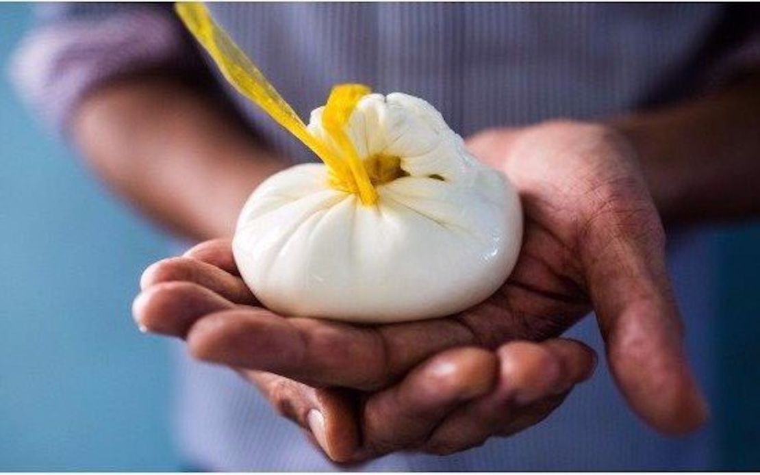 Pizza 4P's produces high-quality mozzarella at its Dalat cheese farm.