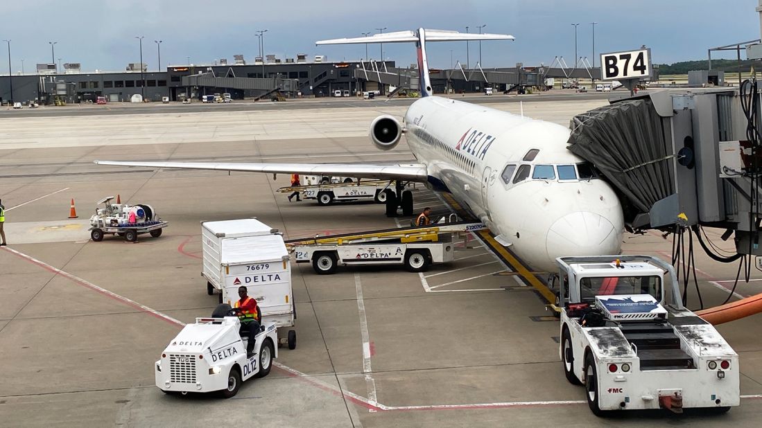 <strong>Mad Dog retires:</strong> On Tuesday, Delta Air Lines retired the last McDonnell Douglas MD-80 series aircraft flying scheduled passenger service in North America.