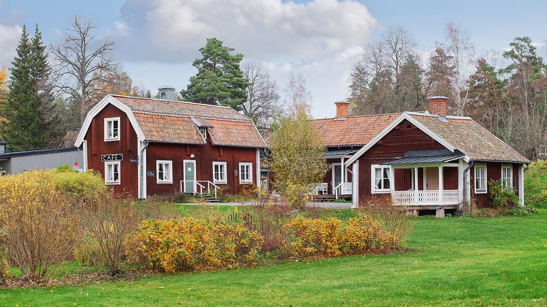 Houses 12 to 14 in Sätra Brunn village. 