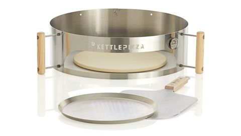KettlePizza Deluxe USA Outdoor Pizza Oven Kit