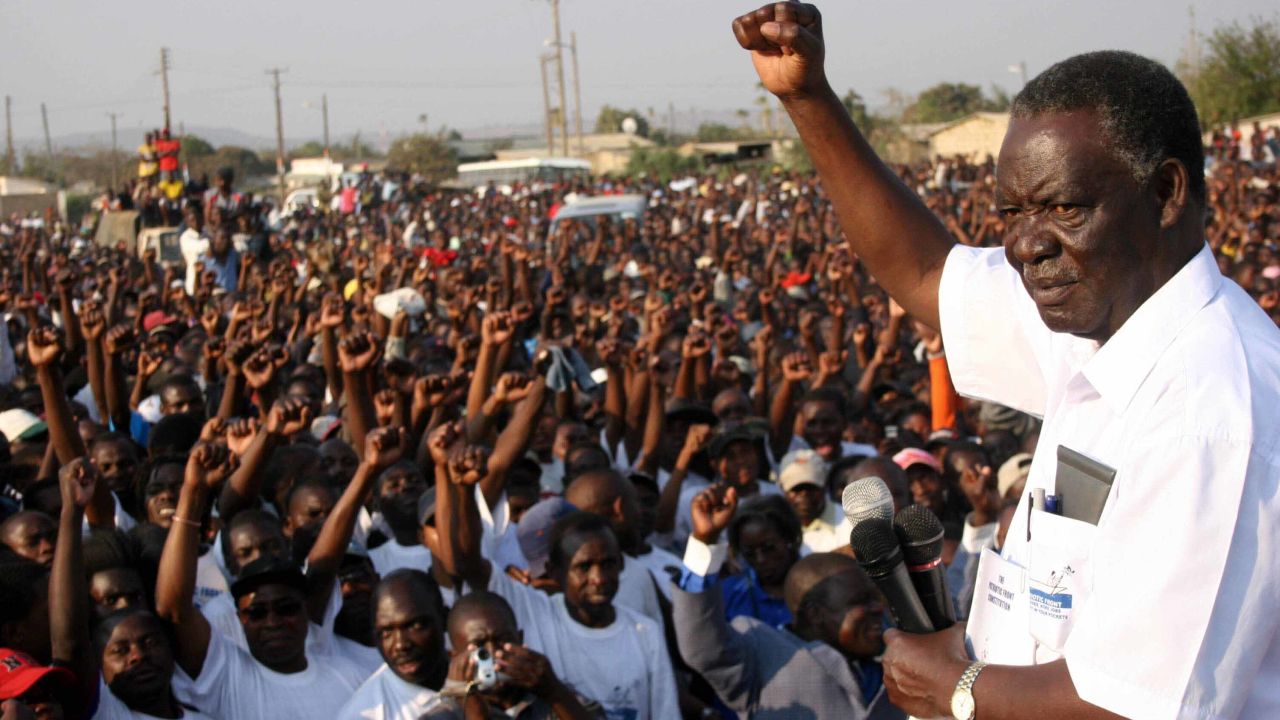 Michael Sata in 2006 during an address at a political rally.  