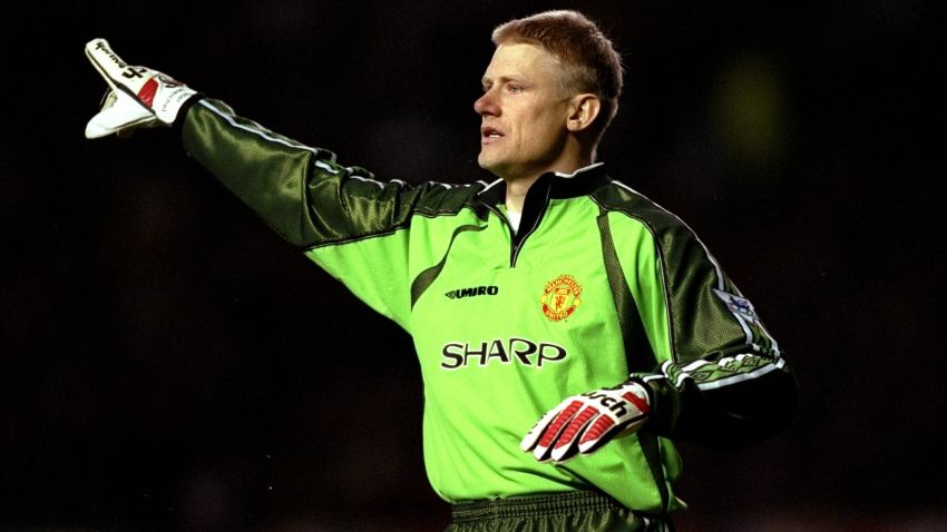 16 Dec 1998:  Peter Schmeichel in goal for Manchester United against Chelsea in the FA Carling Premiership match at Old Trafford in Manchester, England. The game ended 1-1. \ Mandatory Credit: Alex Livesey /Allsport