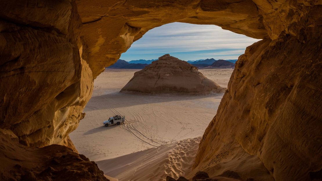 Rock formation Jebel Makharum, is known as the "Mountain with the Hole."