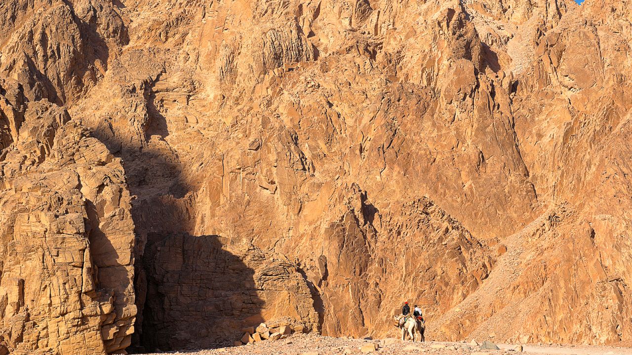 <strong>Climbing destination: </strong>Rock climbing has become very popular in Dahab, and the hugely popular Wadi Qnai provides a number of single and multi-pitch routes.