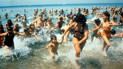 Crowds run out of the water in a scene from the film 'Jaws', 1975. (Photo by Universal/Getty Images)