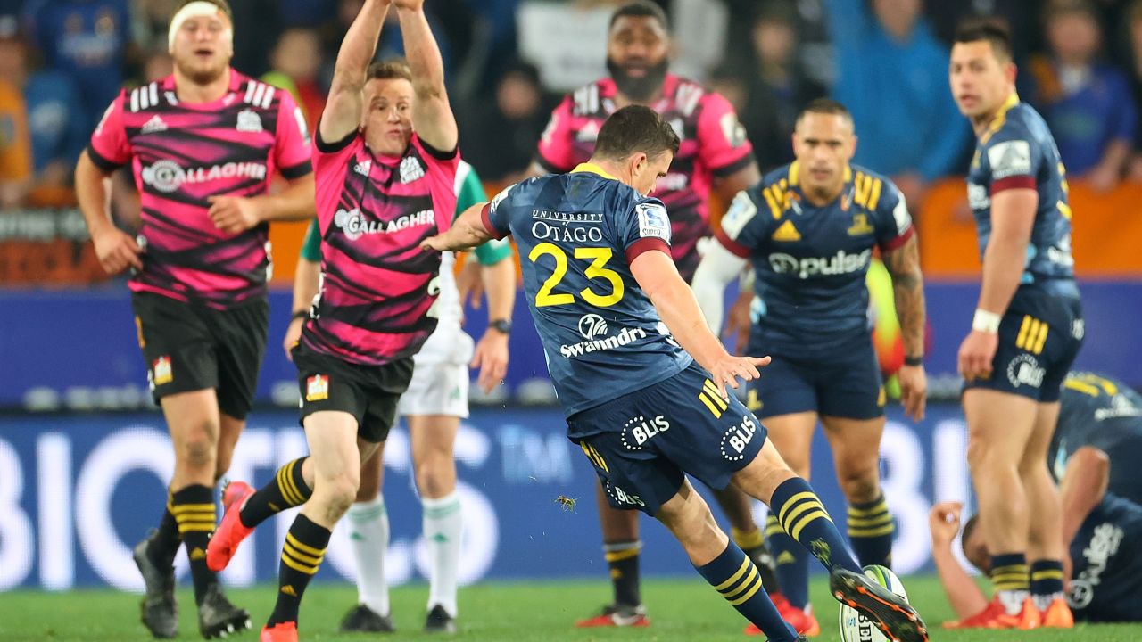 Bryn Gatland kicks the winning drop goal to give the Otago Highlanders a 28-27 win over the Waikato Chiefs in the Super Rugby  Aotearoa competition.