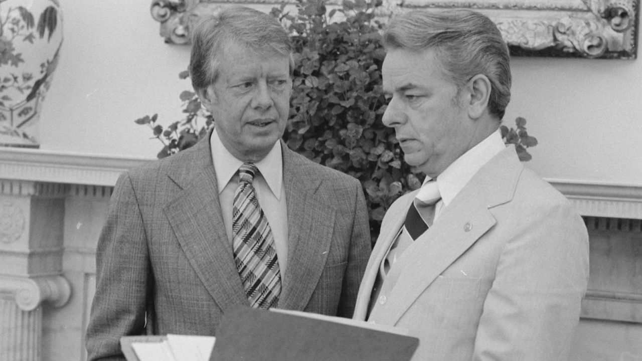 Sen. Robert Byrd, right,
talks with President Jimmy Carter in June 1977.