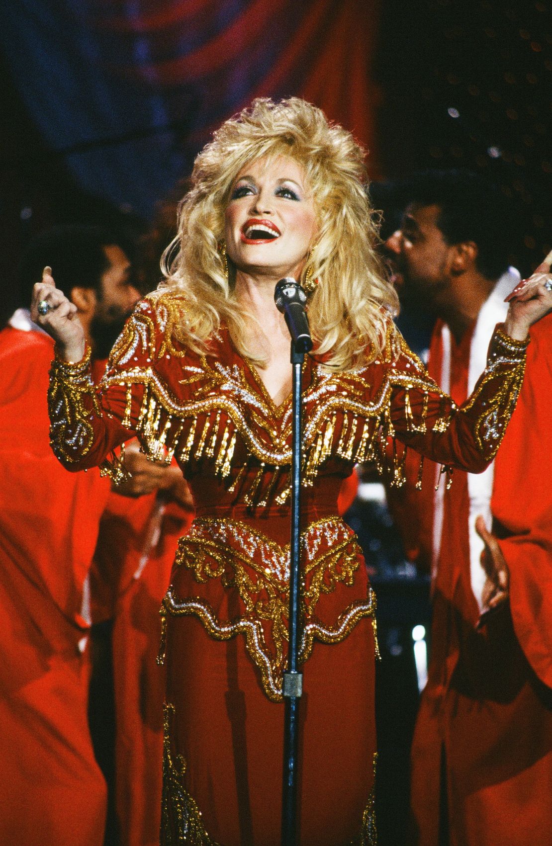 Dolly Parton performs on The Tonight Show with Johnny Carson,  1990