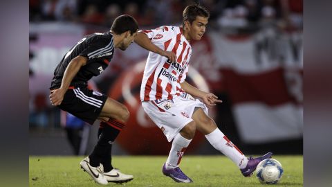 Paulo Dybala playing for Instituto against River Plate in 2012.