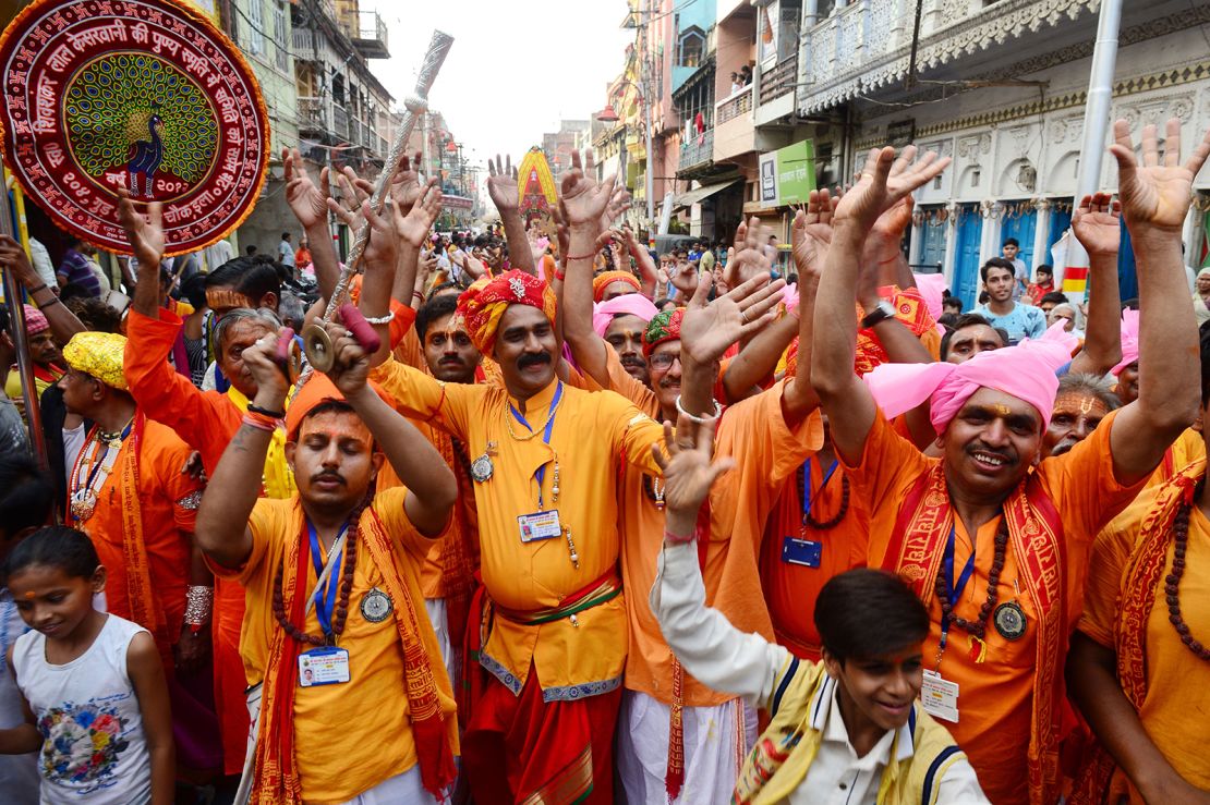 Rath Yatra participants pull a chariot in Allahabad, Uttar Pradesh, on July 4, 2019. 