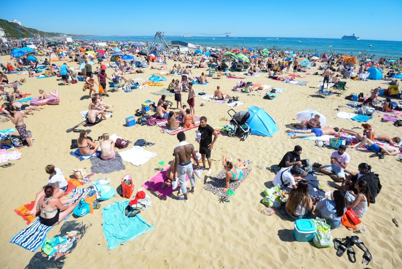 Major Incident Declared After Thousands Flock To UK Beaches In ...