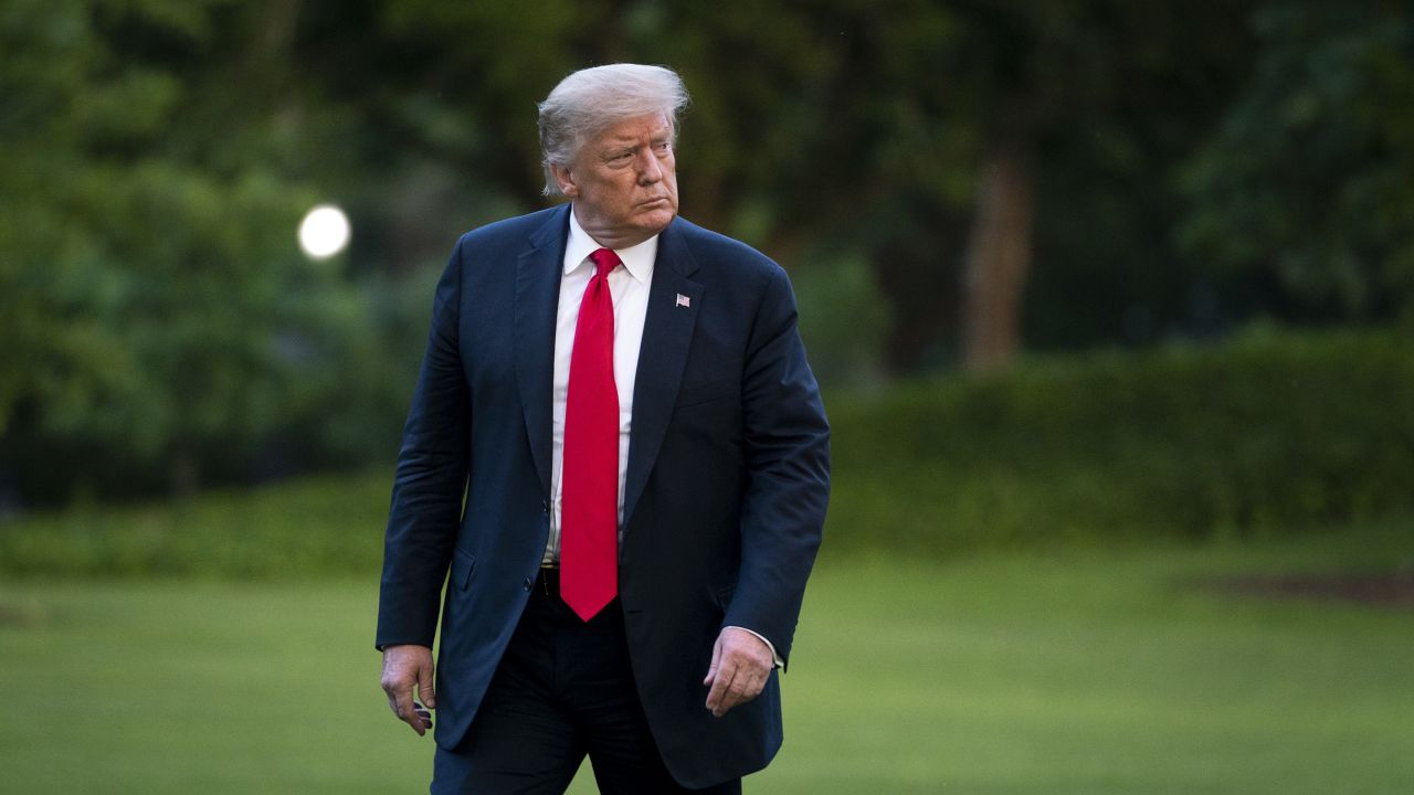 WASHINGTON, DC - JUNE 25: U.S. President Donald Trump walks to the White House residence after exiting Marine One on the South Lawn on June 25, 2020 in Washington, DC. (Photo by Drew Angerer/Getty Images)