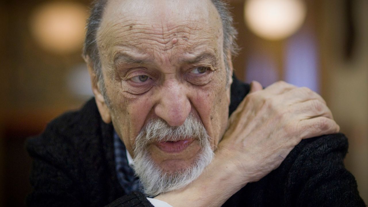 <a href="https://www.cnn.com/style/article/milton-glaser-obituary-designer-bob-dylan-logo-style-trnd/index.html" target="_blank">Milton Glaser</a>, co-founder of New York Magazine and famed graphic designer behind the "I ♥ NY" logo, died on June 26, according to the magazine. It was his 91st birthday.