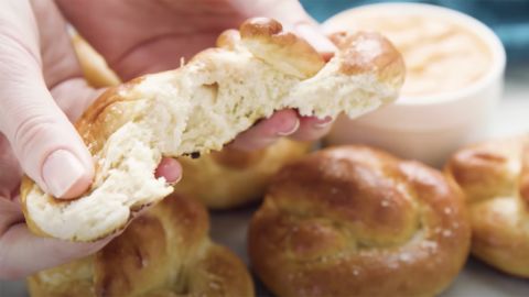 The Best Homemade Soft Pretzels