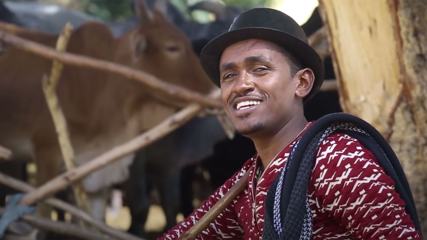 A screengrab of Hachula Hundessa from his music video  'Maalan Jira'.