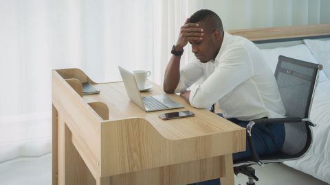 If you're struggling with anxiety and making poor decisions as a result, experts say there are techniques you can use to feel better and make wise choices.
