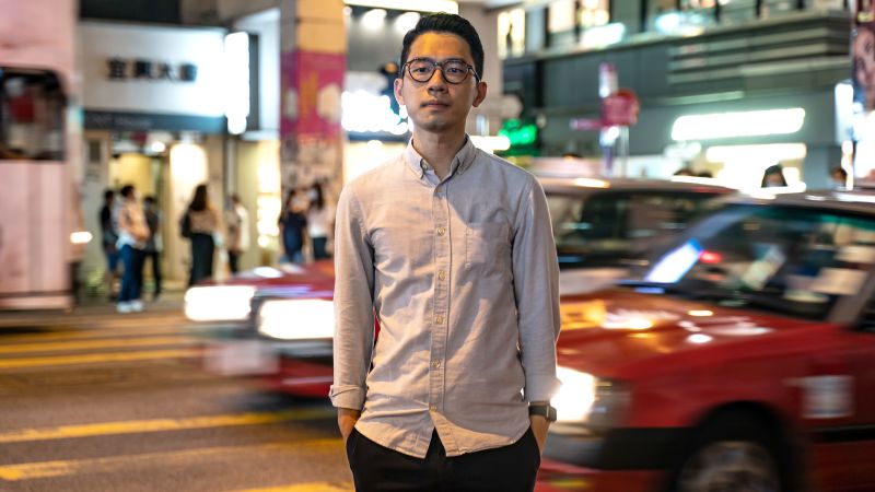 Hongkonská polícia udeľuje odmeny exilovým demokratickým aktivistom