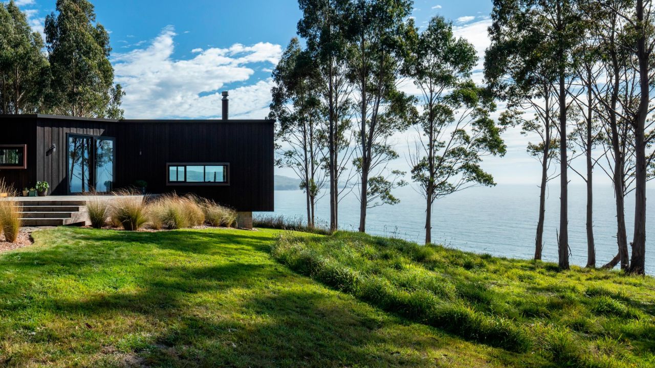 A property in the South Island of New Zealand, designed by Mason & Wales Architects.