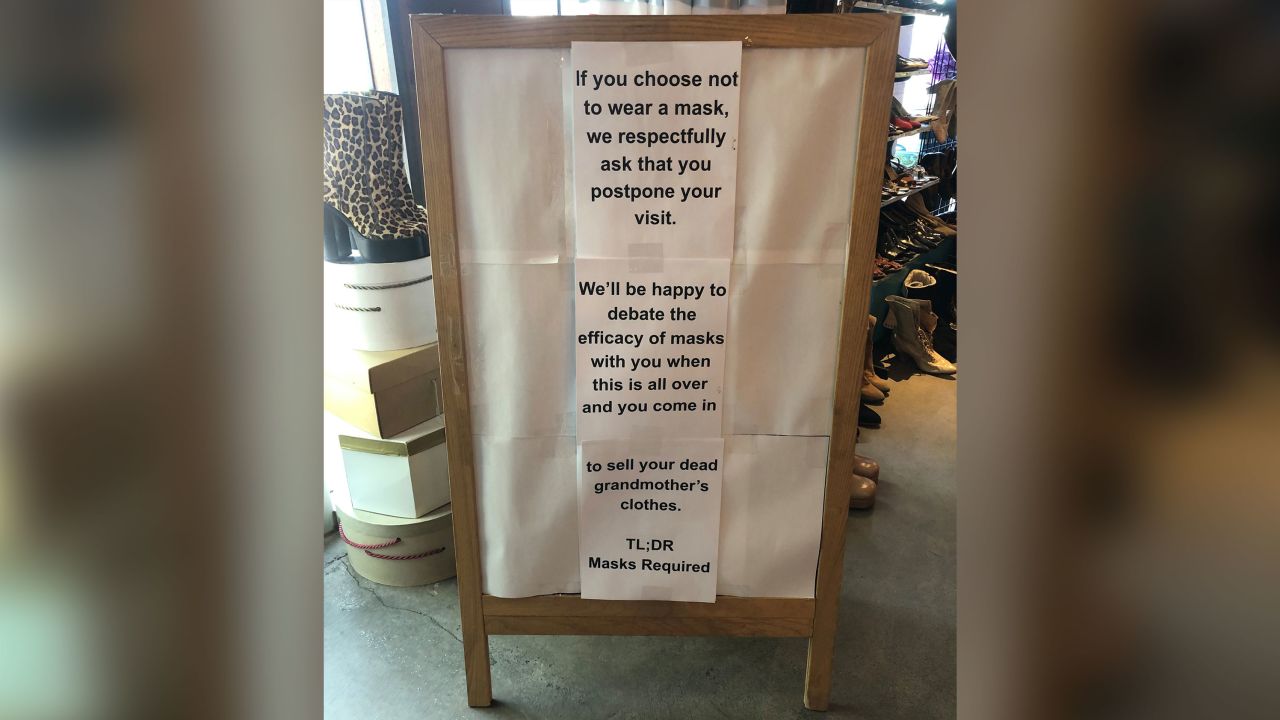 A vintage clothing store in Phoenix, Arizona, has a blunt message for customers who won't wear masks.